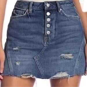 Woman’s Free People, We the Free Denim Button-Up Distressed Skirt Size 25